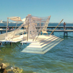 Image de la mise en scène d'un ponton Pozeia à Balaruc les bains
